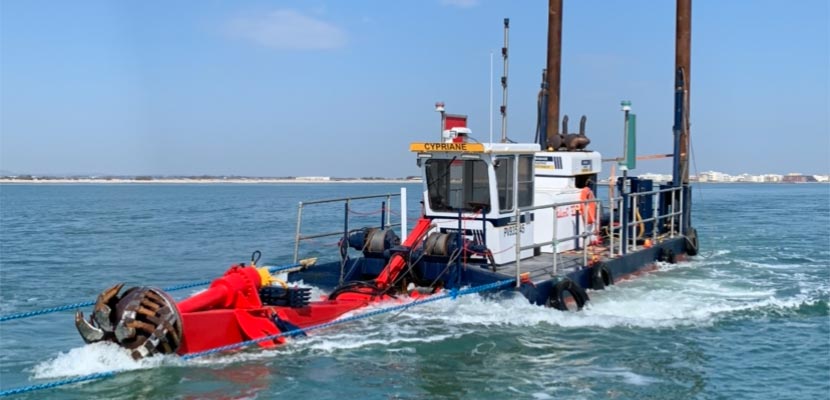 Dredging of the port of Barcares