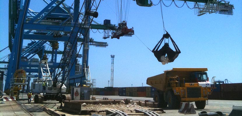 Rempiètement du quai conteneur de Fos-sur-mer